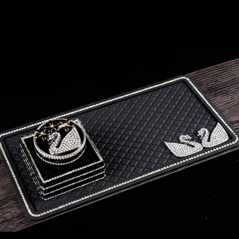 chai nuoc hoa oto dep