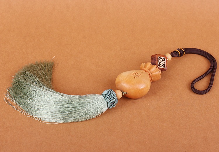 day-treo-phong-thuy-xe-hoi-tui-tien