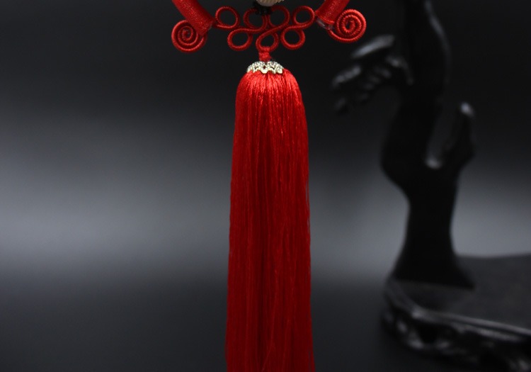 day treo xe hoi hinh hoa sen phong thuy