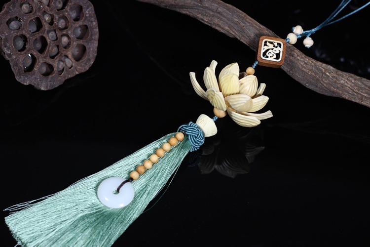 day treo xe o to chu phuc ngo lien hoa