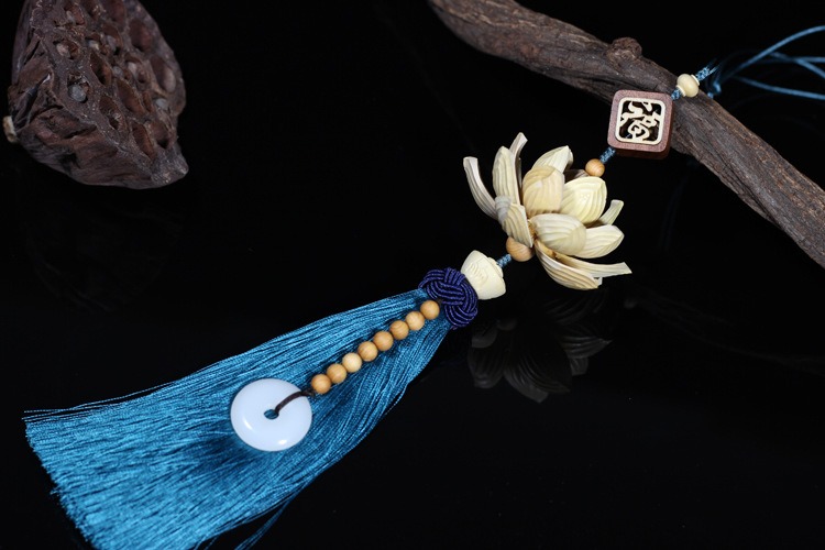 day treo xe o to chu phuc ngo lien hoa