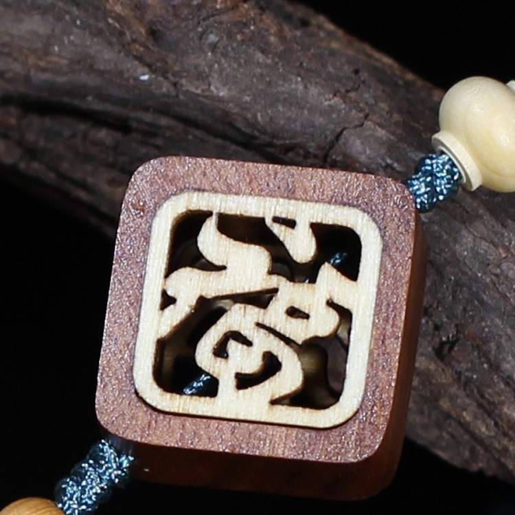 day treo xe o to chu phuc ngo lien hoa