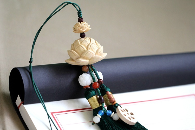 day treo xe o to hinh lien hoa