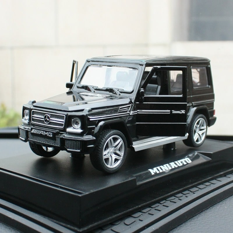 do-trang-tri-oto-mo-hinh-mercedes-benz-g65