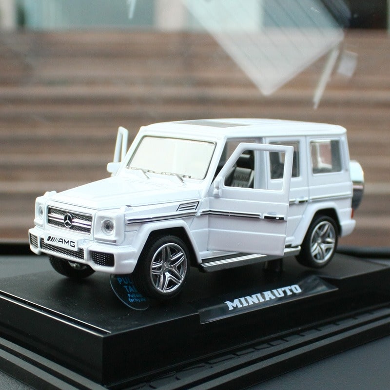 do-trang-tri-oto-mo-hinh-mercedes-benz-g65
