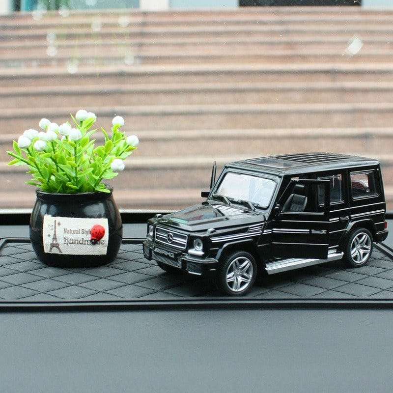 do-trang-tri-oto-mo-hinh-mercedes-benz-g65