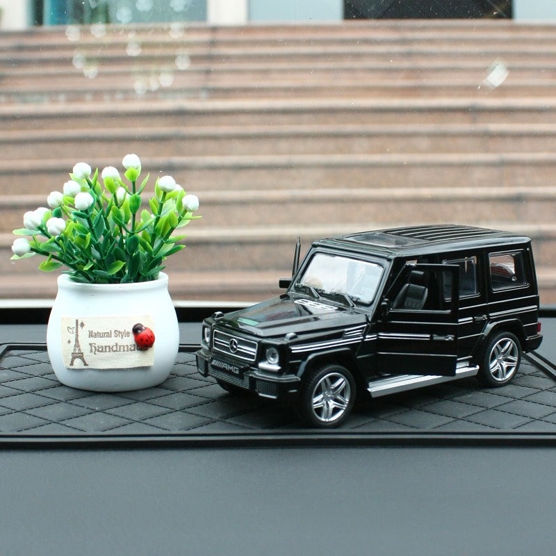 do-trang-tri-oto-mo-hinh-mercedes-benz-g65