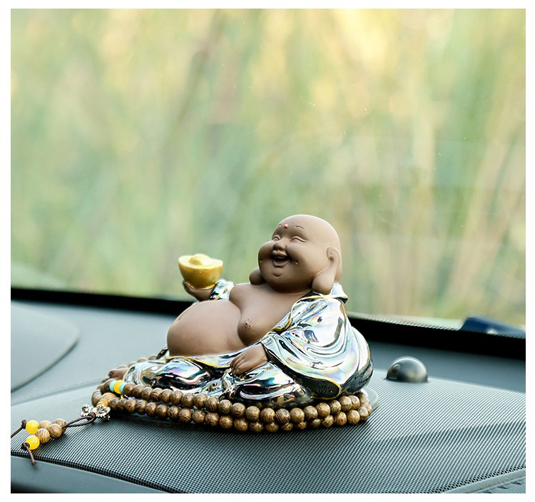 do-trang-tri-oto-phat-di-lac-cam-vang