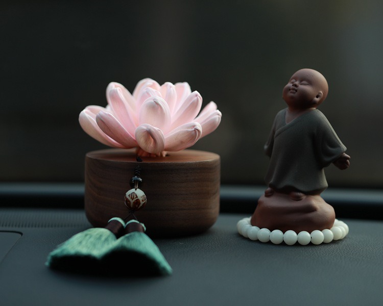 tuong phat ben dai sen de oto