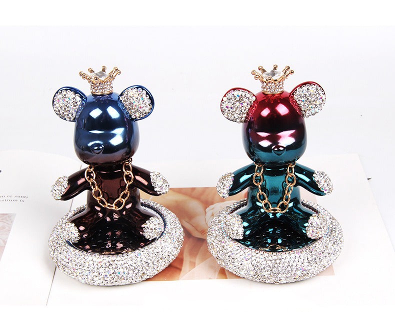 do-trang-tri-xe-oto-gau-kaws