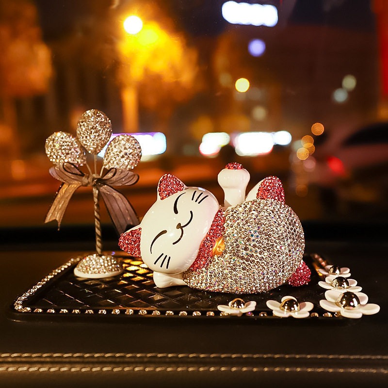 do-trang-tri-xe-oto-meo-may-man