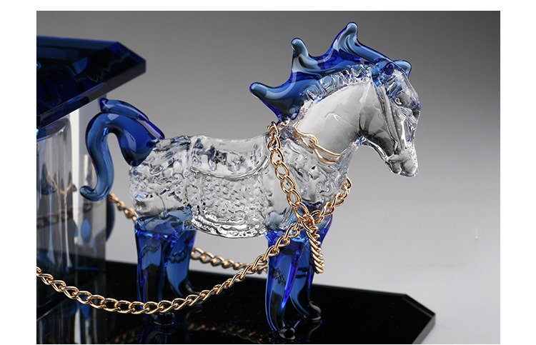 do-trang-tri-xe-oto-ngua-phong-thuy