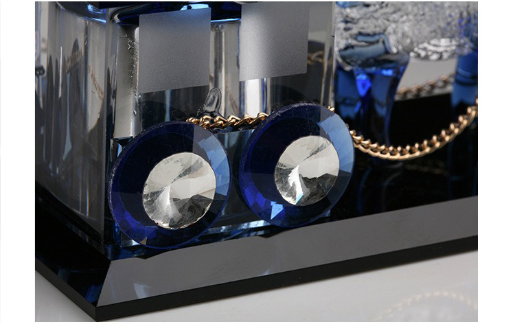 do-trang-tri-xe-oto-ngua-phong-thuy