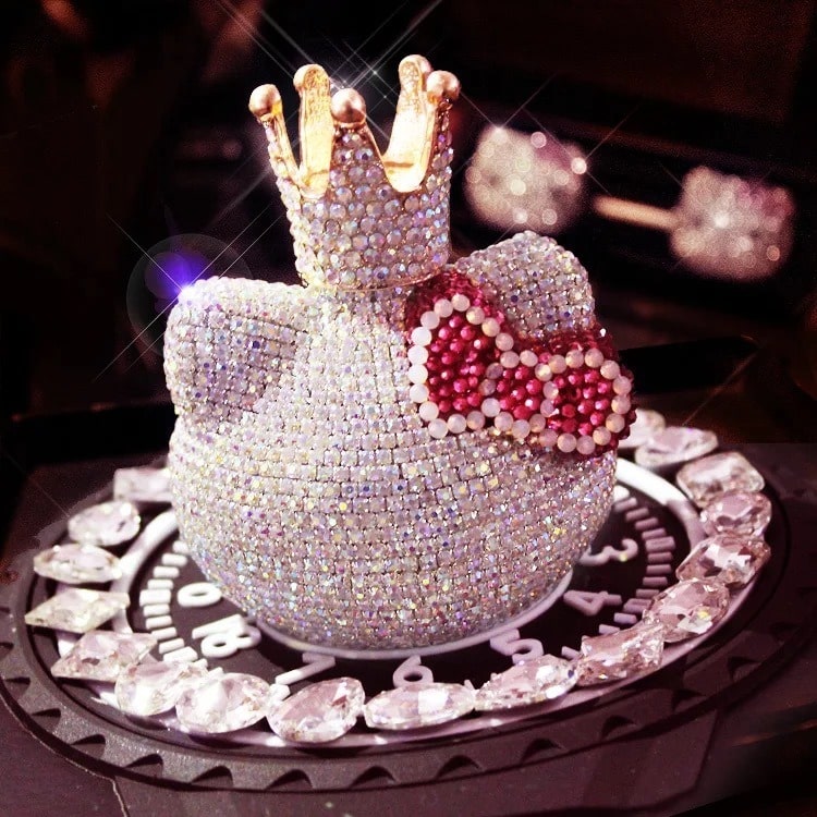 hop-dung-nuoc-hoa-cho-xe-hoi-dep