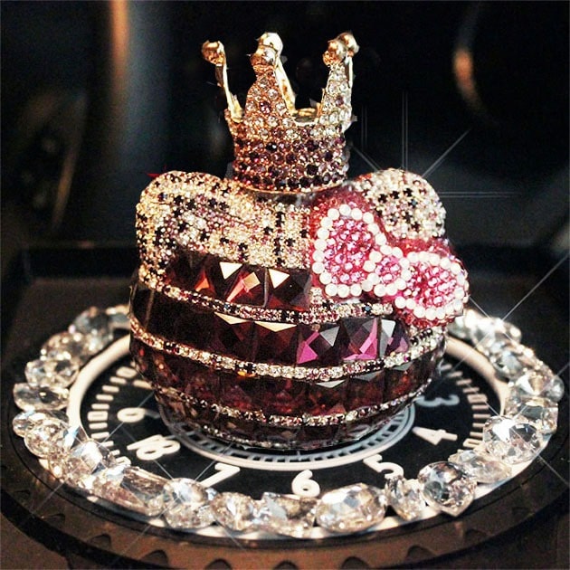 hop-dung-nuoc-hoa-cho-xe-hoi-dep