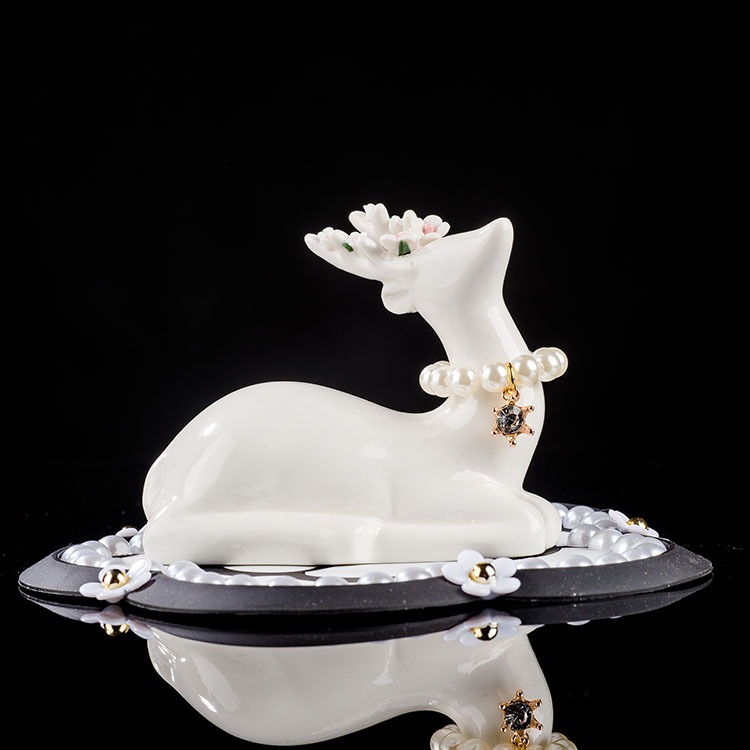 huou trong thuy trang tri oto