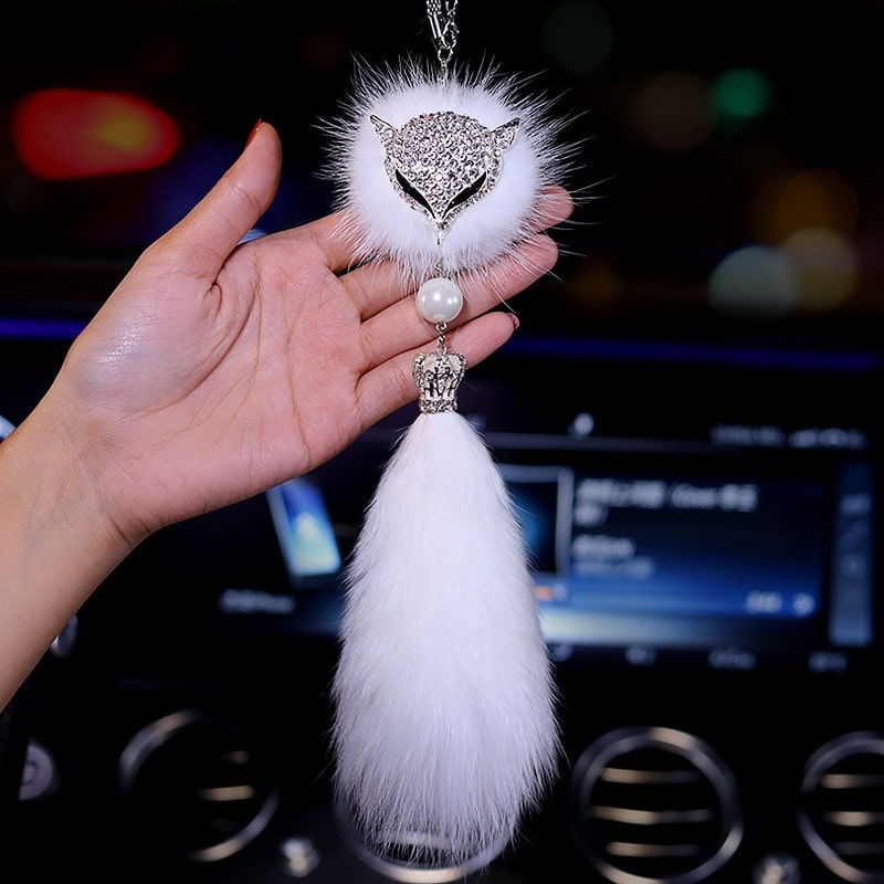 khanh-treo-o-to-ho-ly-trang