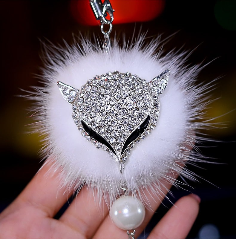 khanh-treo-o-to-ho-ly-trang