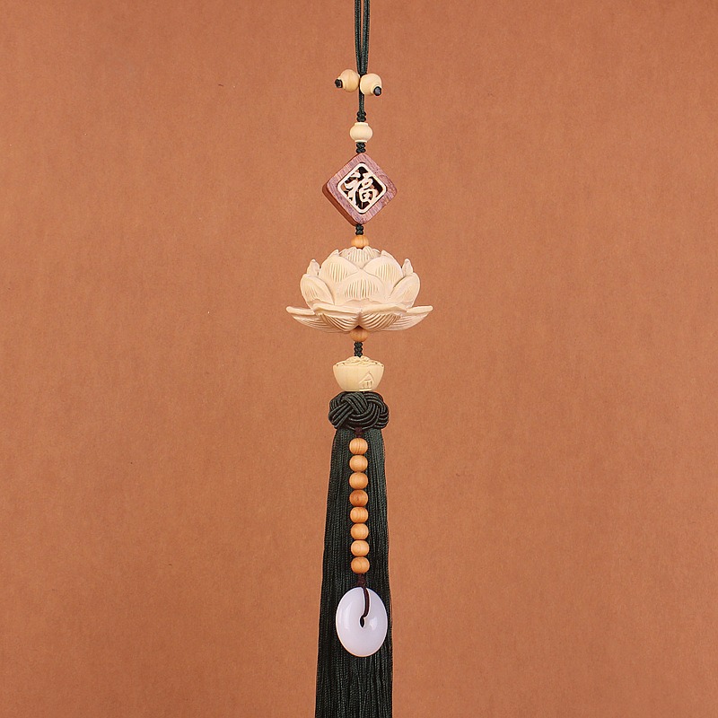 Khánh treo xe ô tô hoa sen may mắn