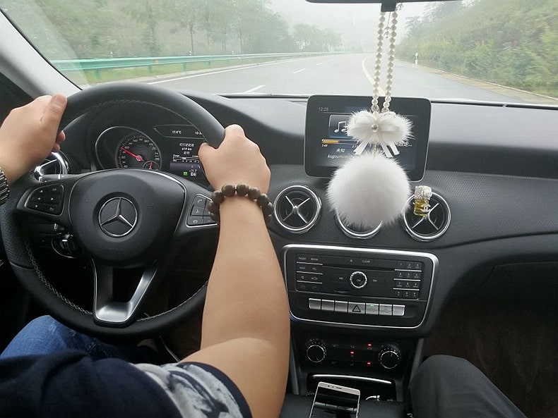 khanh-treo-xe-o-to-cuc-bong