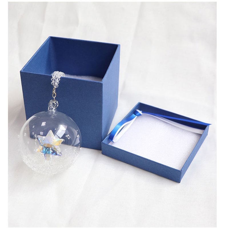 khanh-treo-xe-oto-bong-thuy-tinh-de-thuong-dep-mat-cho-xe-hoi