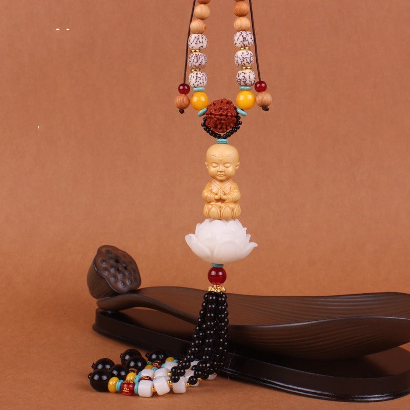 khanh-treo-xe-oto-phat-toa-dai-sen-trang