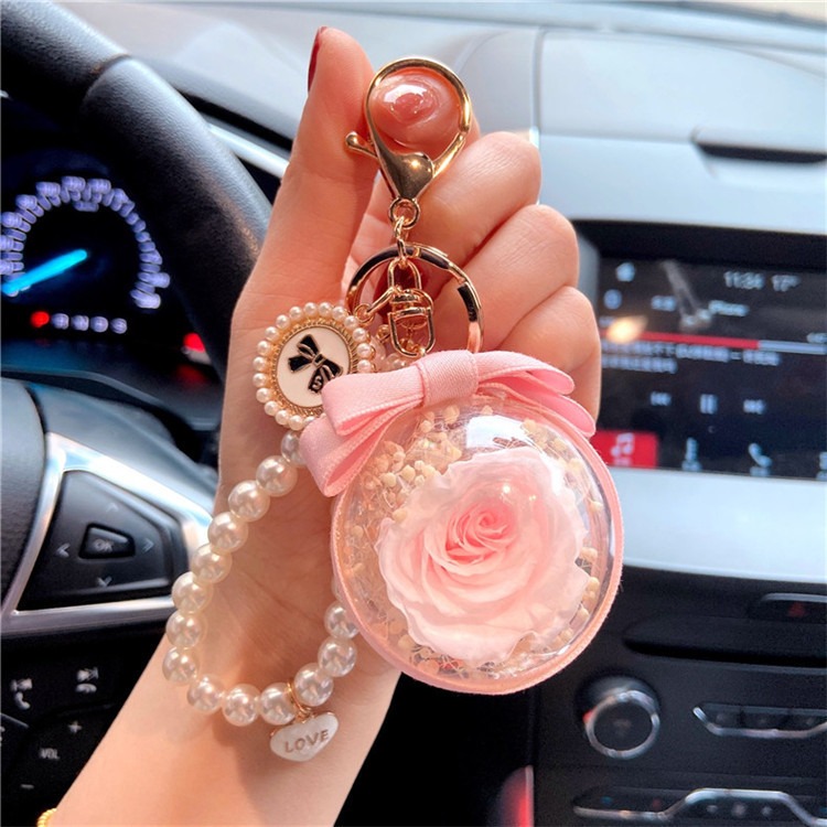 moc-chia-khoa-qua-cau-hoa-hong