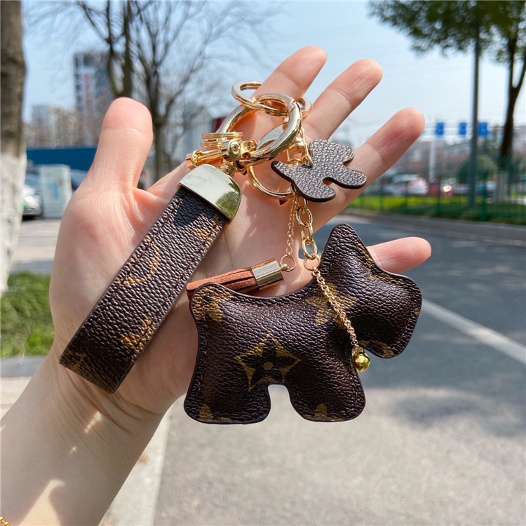 moc-chia-khoa-xe-cun-con