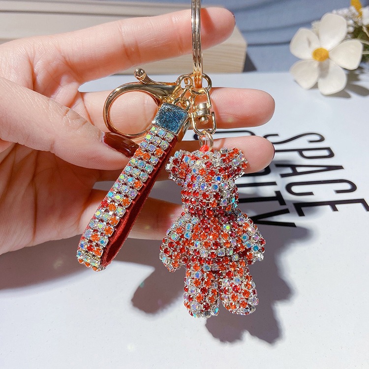 moc-chia-khoa-xe-gau-gan-da