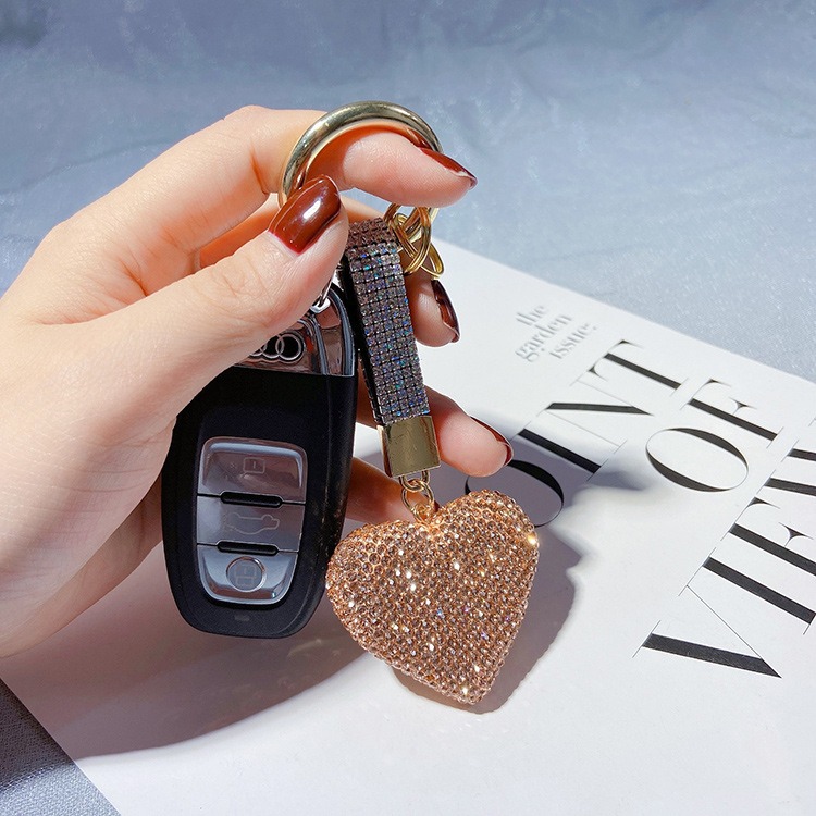 moc-chia-khoa-xe-hinh-trai-tim