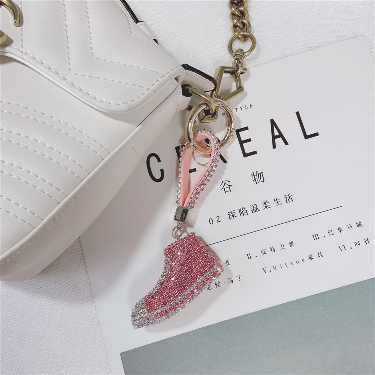 moc-khoa-hinh-chiec-giay