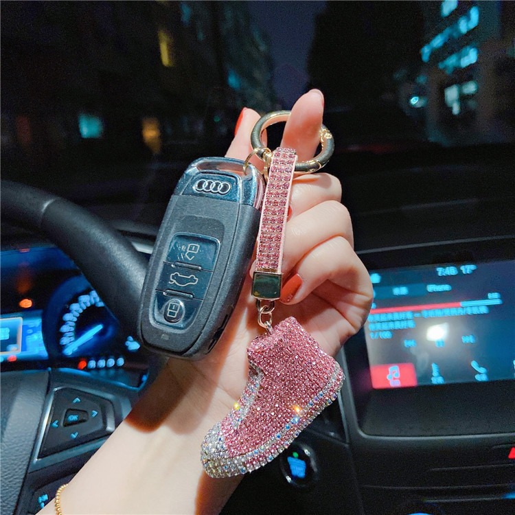 moc-khoa-hinh-chiec-giay