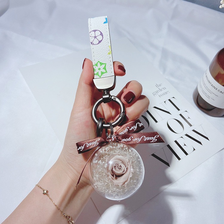 moc-khoa-oto-qua-cau-pha-le-hoa-bat-tu