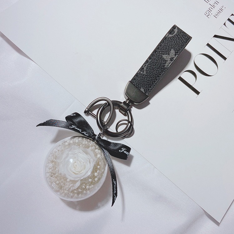 moc-khoa-oto-qua-cau-pha-le-hoa-bat-tu