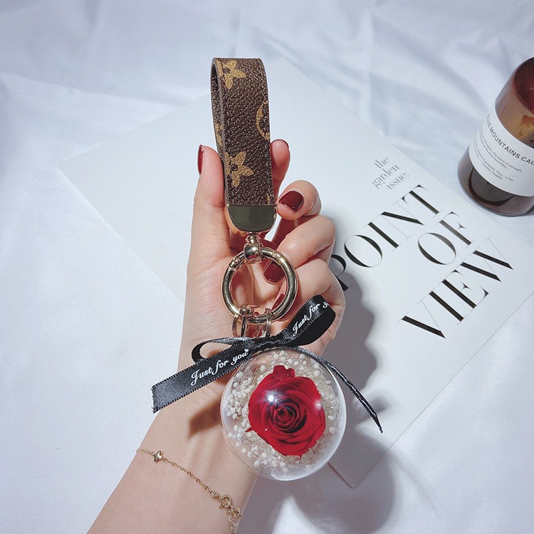 moc-khoa-oto-qua-cau-pha-le-hoa-bat-tu