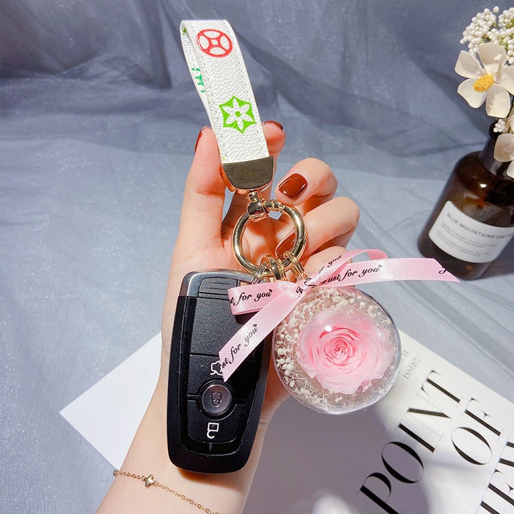 moc-khoa-oto-qua-cau-pha-le-hoa-bat-tu