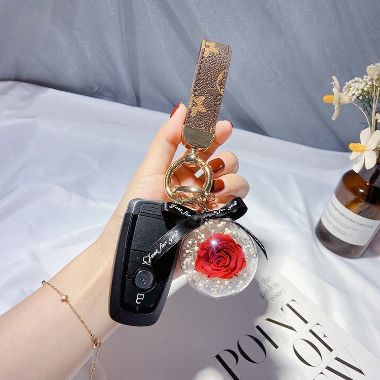 moc-khoa-oto-qua-cau-pha-le-hoa-bat-tu