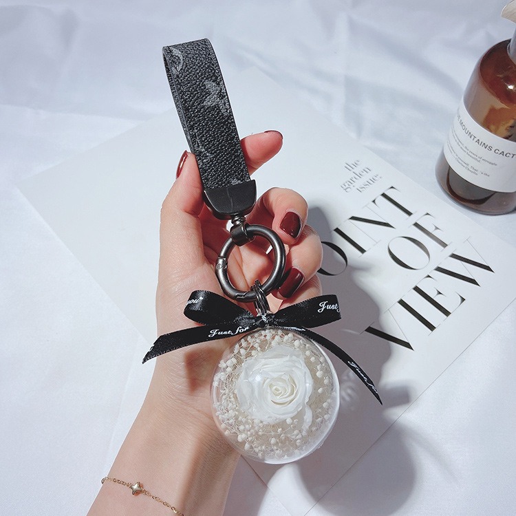 moc-khoa-oto-qua-cau-pha-le-hoa-bat-tu