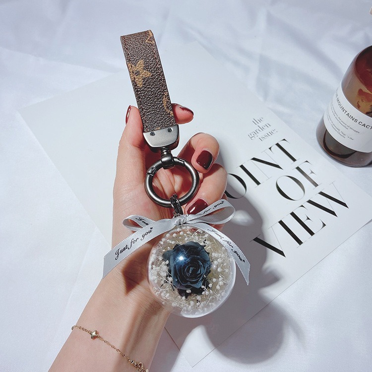 moc-khoa-oto-qua-cau-pha-le-hoa-bat-tu