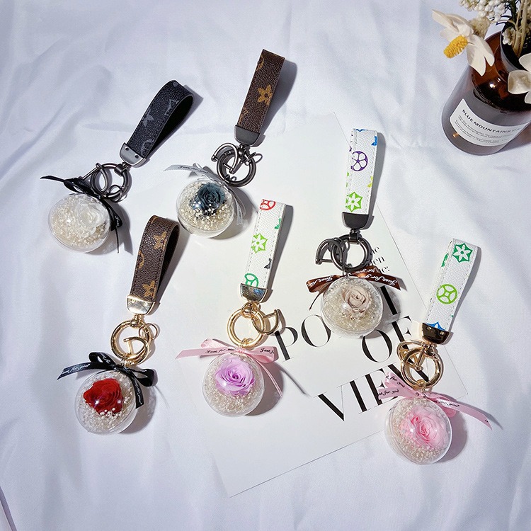 moc-khoa-oto-qua-cau-pha-le-hoa-bat-tu