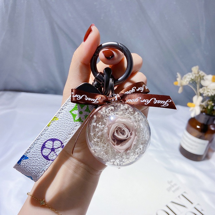 moc-khoa-oto-qua-cau-pha-le-hoa-bat-tu