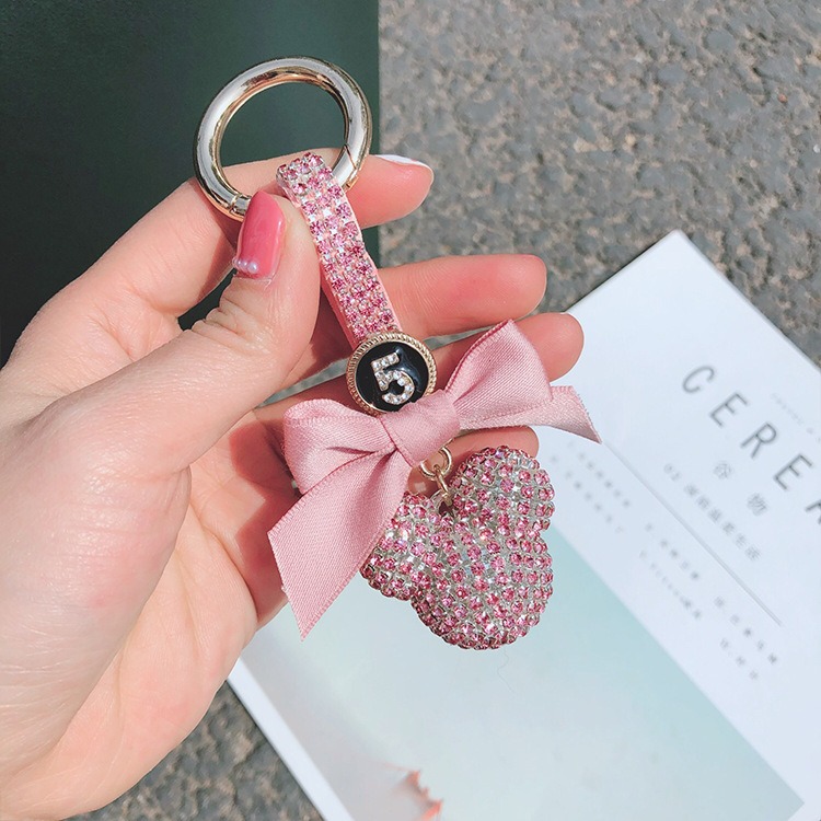 moc-khoa-oto-qua-cau-pha-le-nam-da