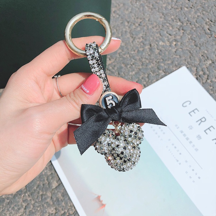 moc-khoa-oto-qua-cau-pha-le-nam-da