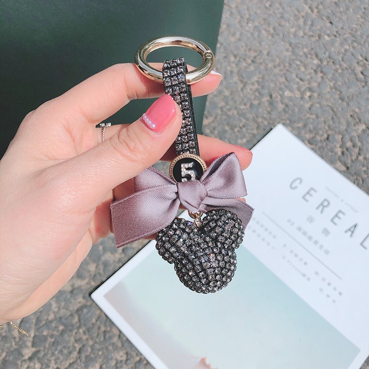 moc-khoa-oto-qua-cau-pha-le-nam-da