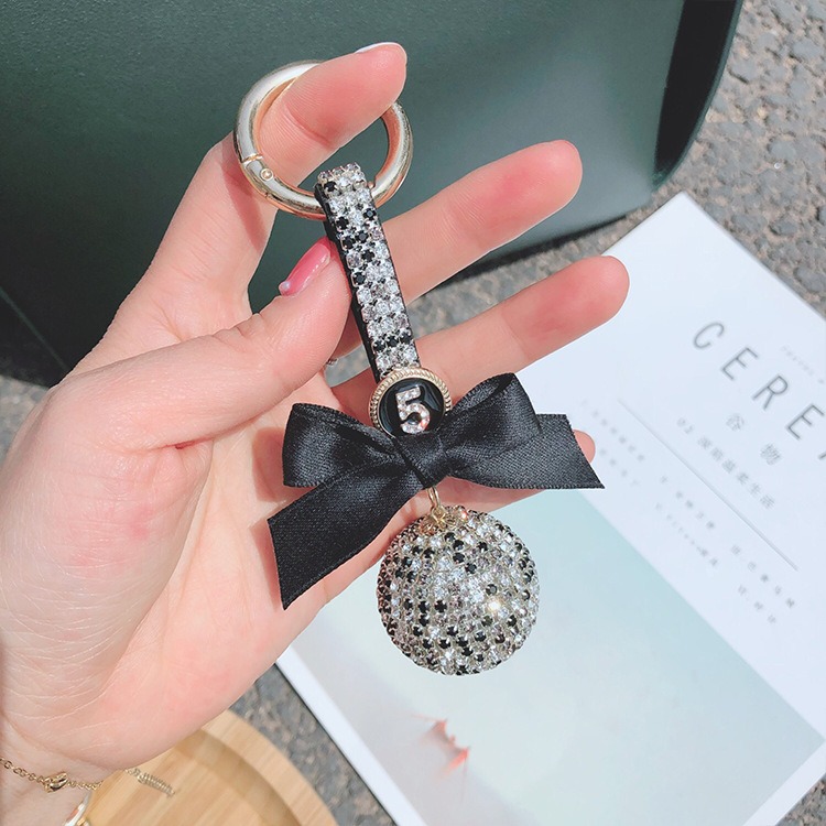 moc-khoa-oto-qua-cau-pha-le-nam-da