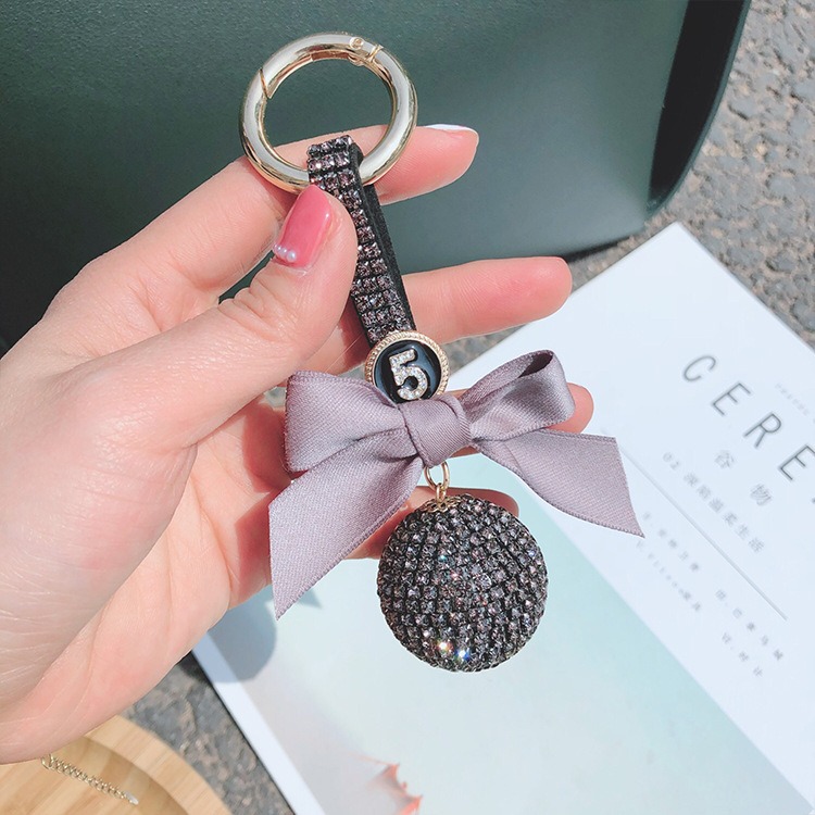 moc-khoa-oto-qua-cau-pha-le-nam-da