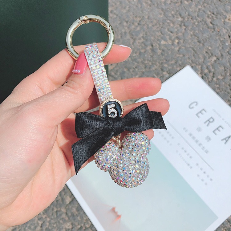 moc-khoa-oto-qua-cau-pha-le-nam-da