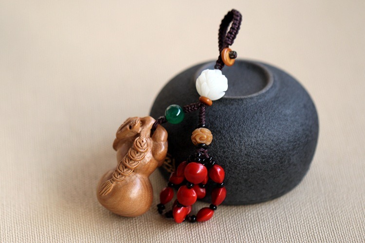 moc-khoa-phong-thuy cho oto