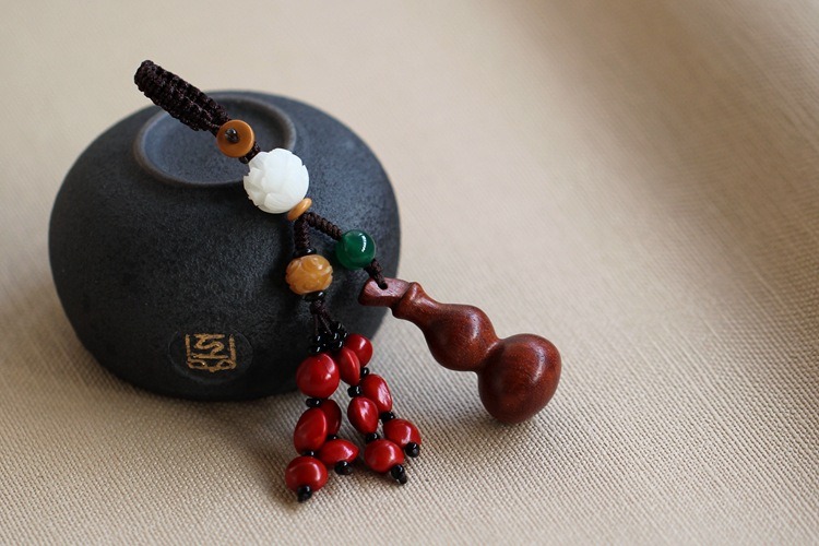 moc-khoa-phong-thuy cho oto