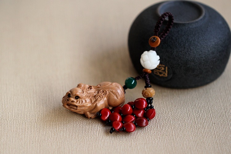 moc-khoa-phong-thuy cho oto